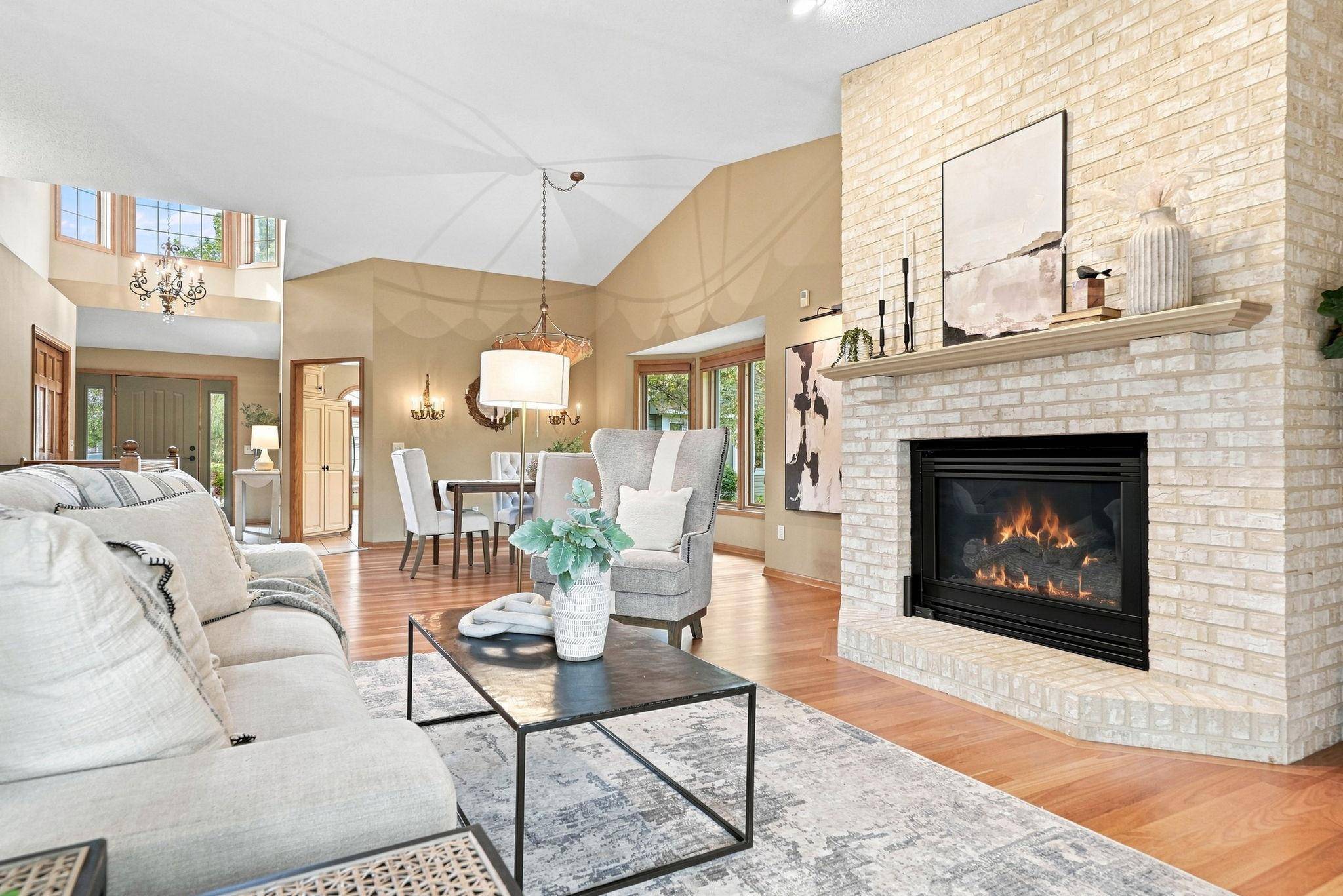 4166 Thornhill LN, Vadnais Heights, MN 55127