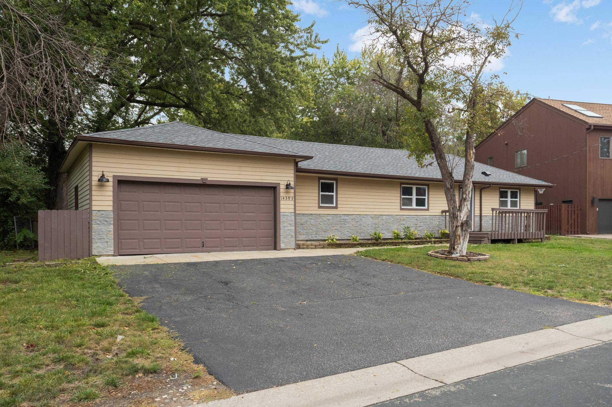 14393 Watersedge TRL NE, Prior Lake, MN 55372