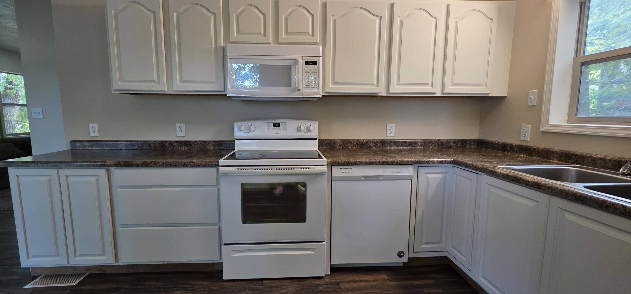 828 4th AVE SW, Valley City, ND 58072