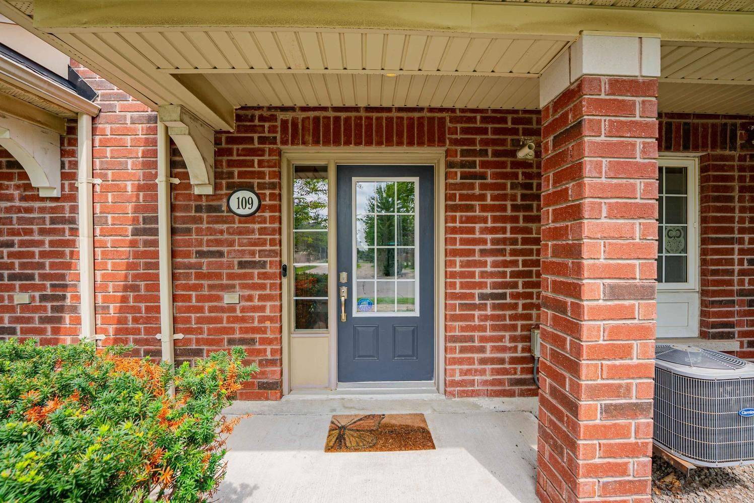 109 Georgian DR #21, Oakville, ON L6H 0E7