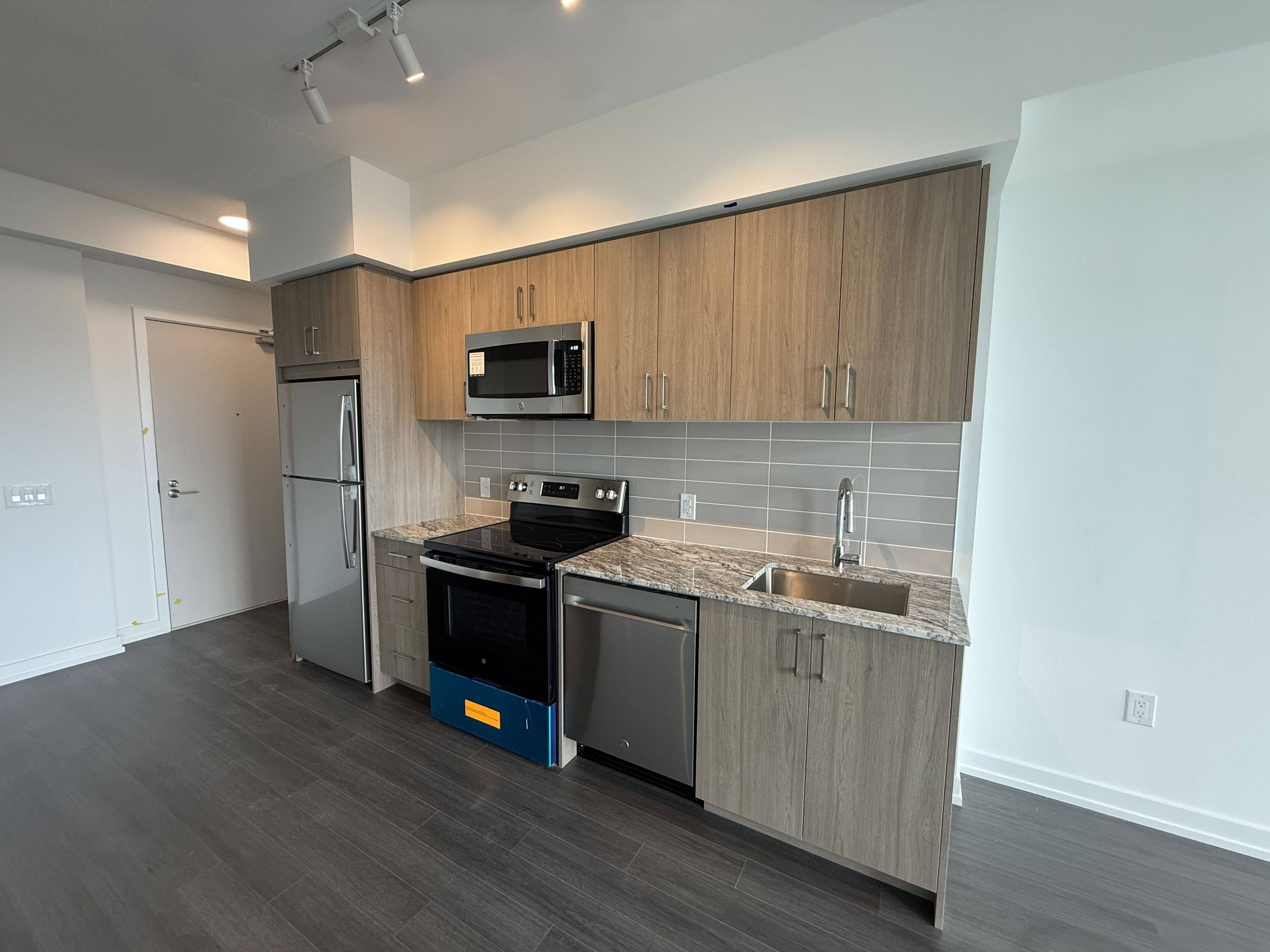 4010 Eglinton AVE #2311, Toronto W09, ON M9A 0G5