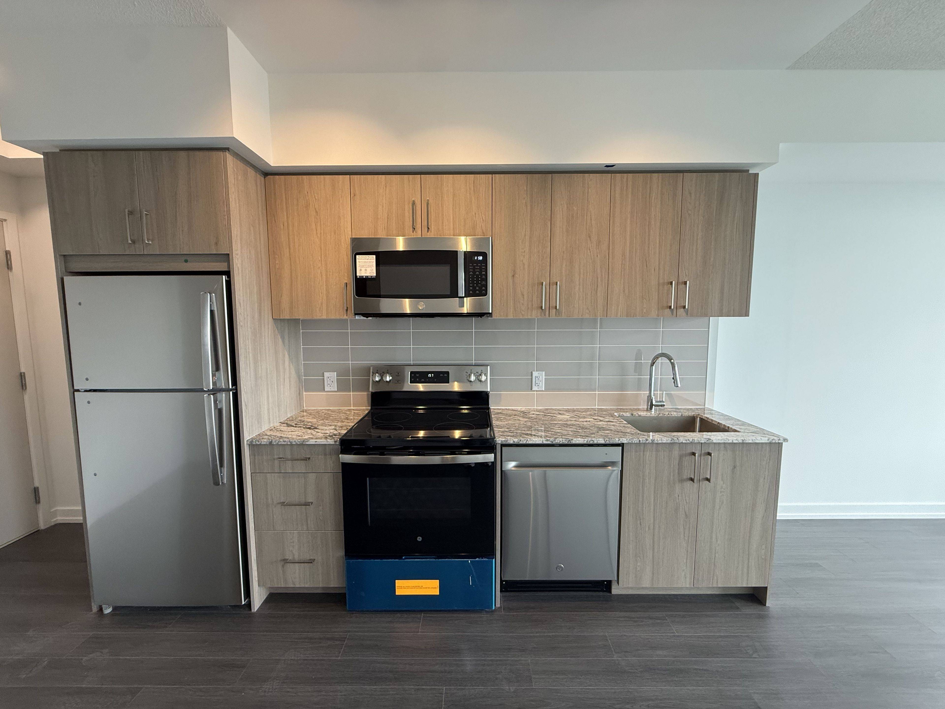 4010 Eglinton AVE #2311, Toronto W09, ON M9A 0G5