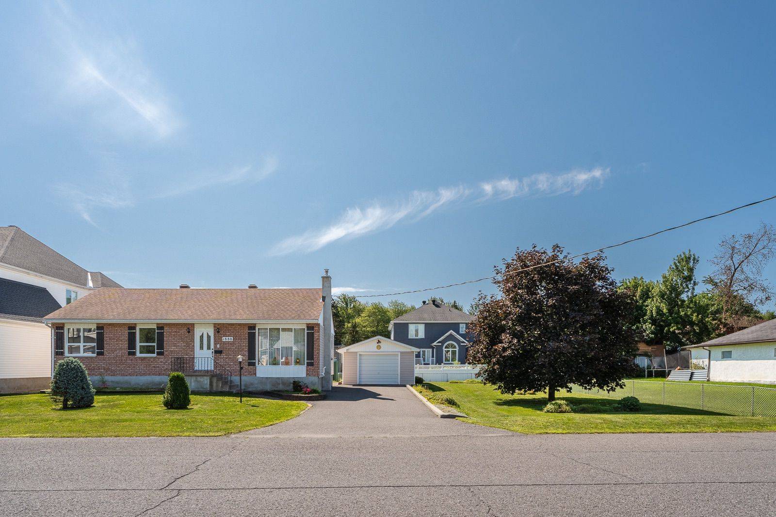 1880 Kingsdale AVE, Blossom Park - Airport And Area, ON K1T 1J1