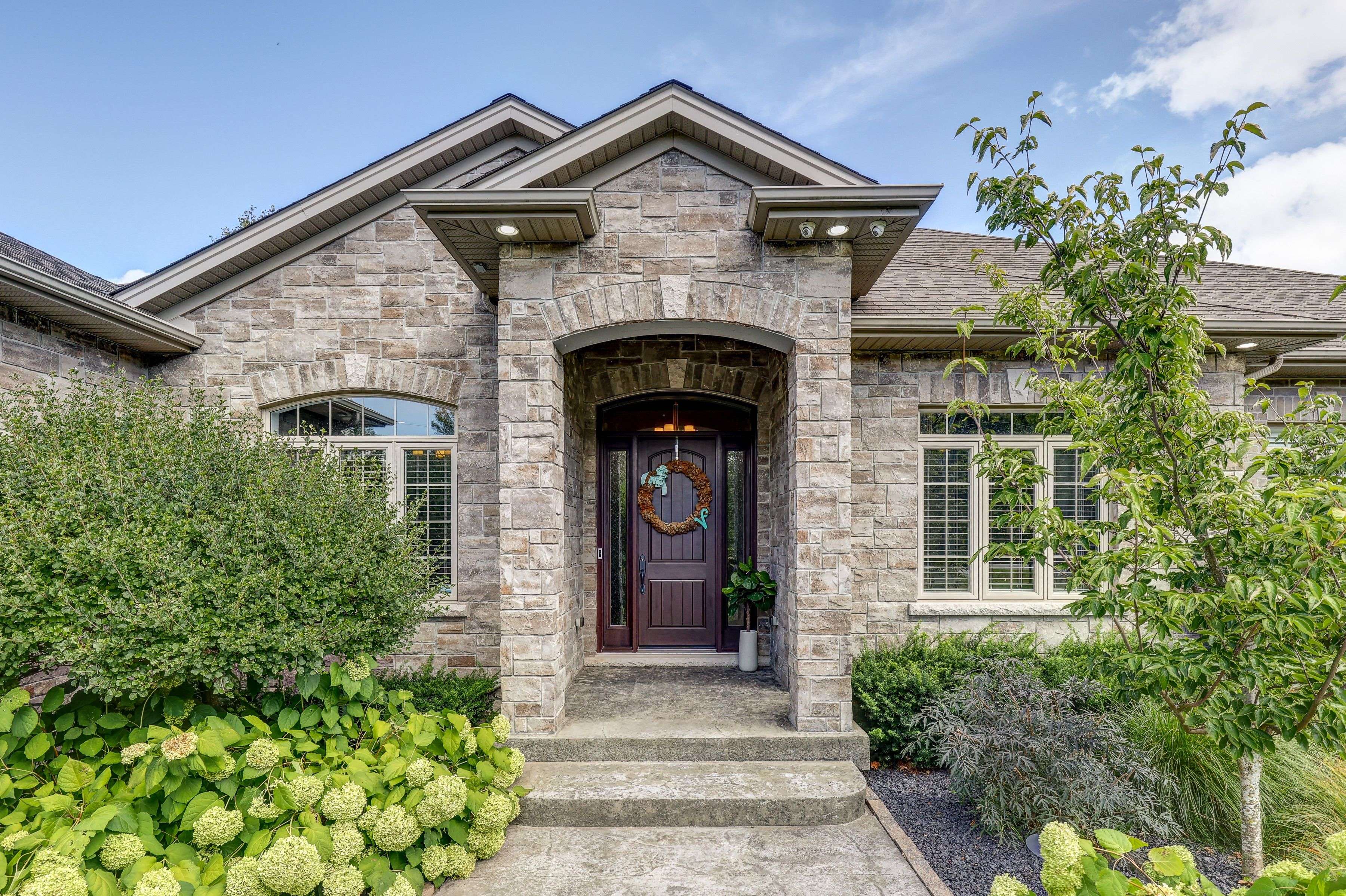 22060 Nissouri RD, Thames Centre, ON N0M 2P0