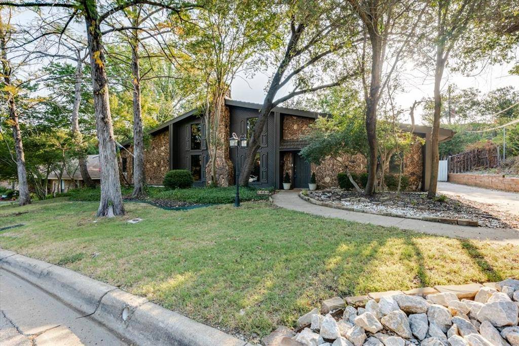 1459 Warrington Court, Fort Worth, TX 76112