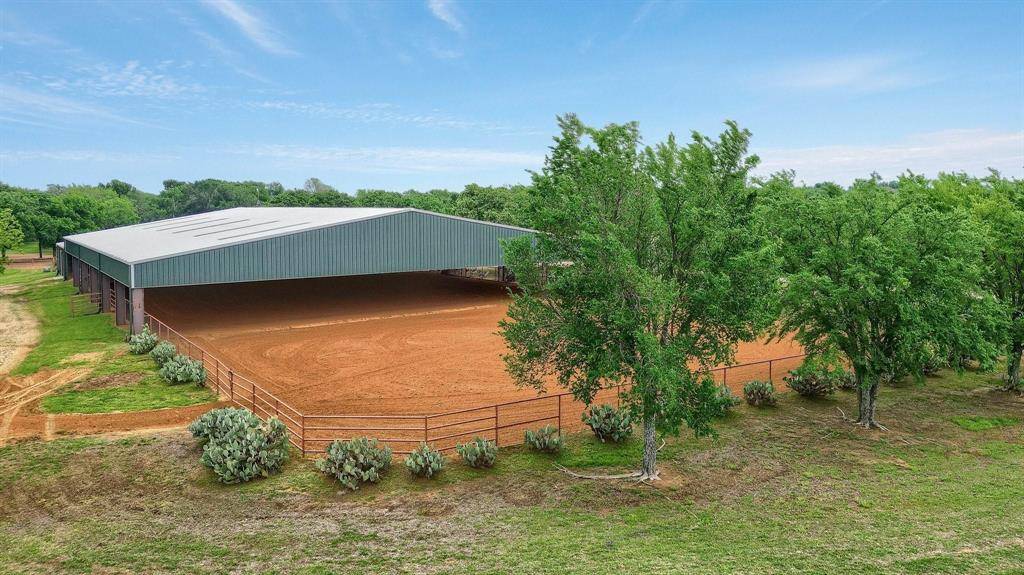 10898 Friendship Road, Pilot Point, TX 76258