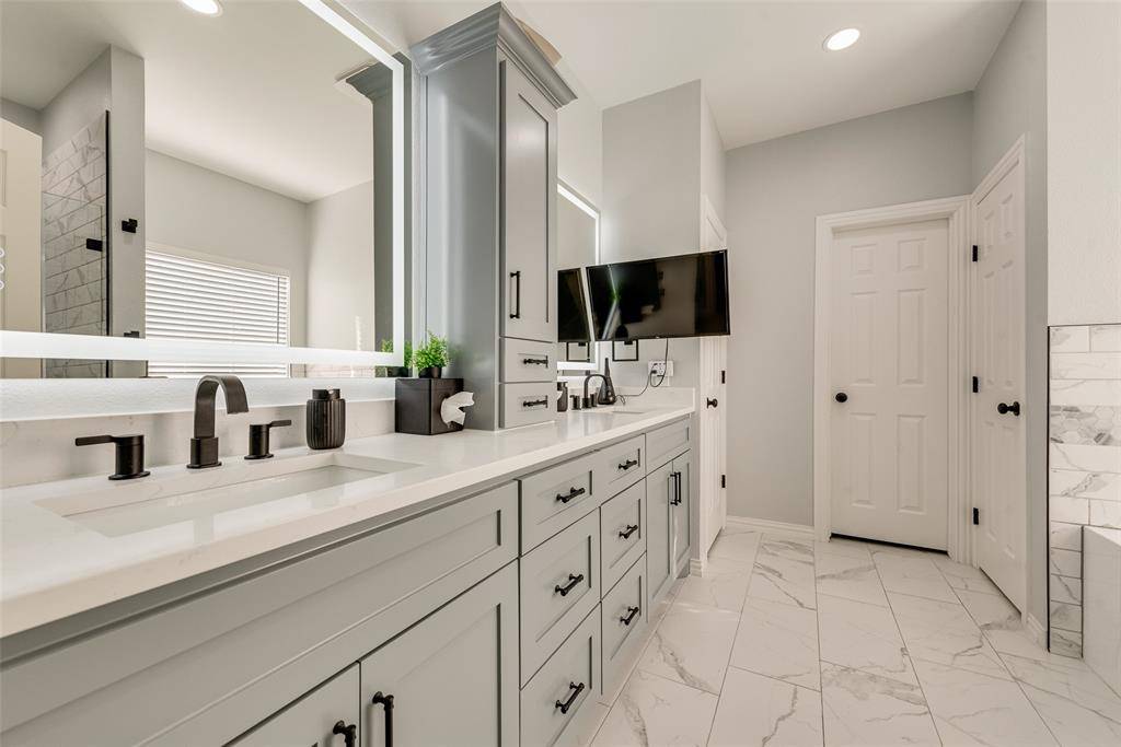 910 Elk Horn Drive, Midlothian, TX 76065