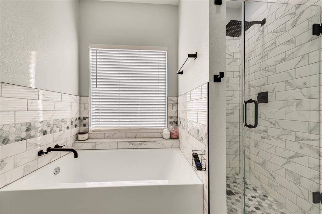 910 Elk Horn Drive, Midlothian, TX 76065