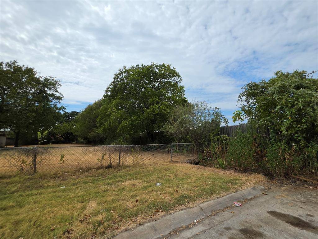 701 Angus Drive, Dallas, TX 75217