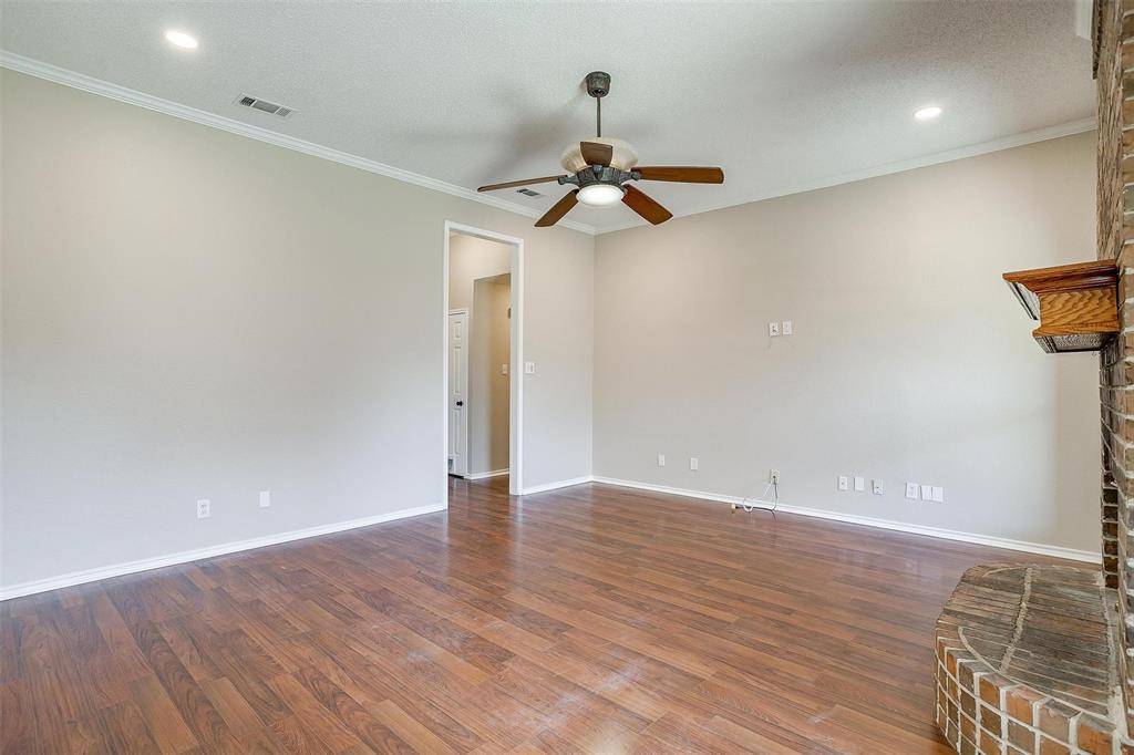 837 NW Park Meadow Lane, Burleson, TX 76028
