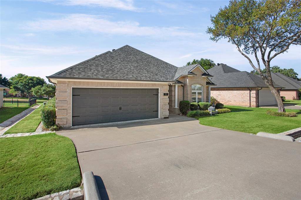 8606 Leisure Lane, Granbury, TX 76049