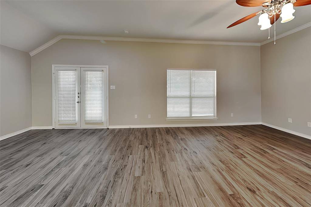 1121 Springwood Drive, Saginaw, TX 76179