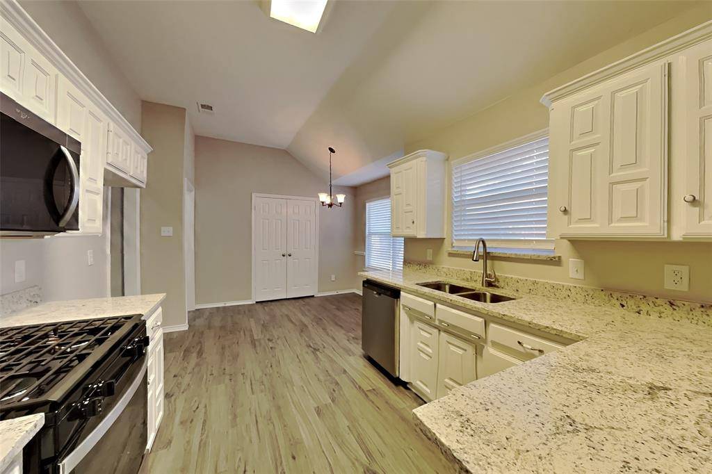 1121 Springwood Drive, Saginaw, TX 76179