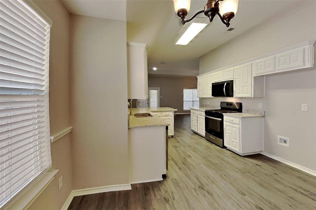 1121 Springwood Drive, Saginaw, TX 76179