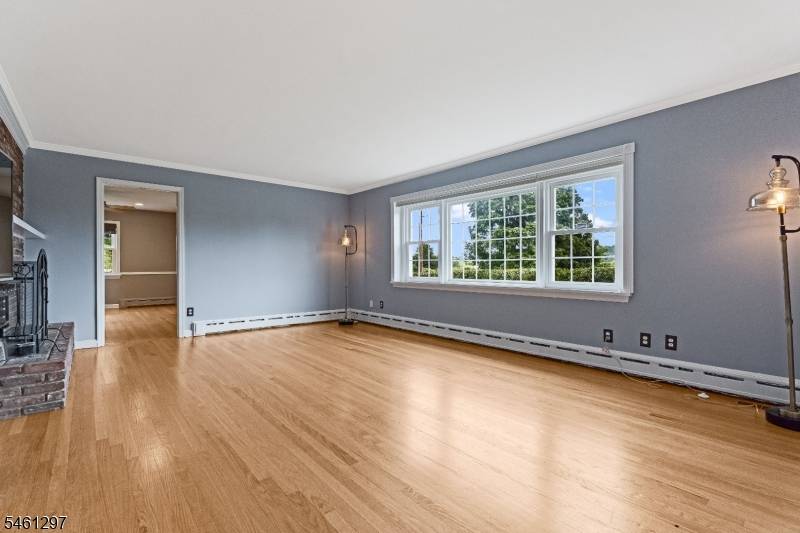 24 Pottersville Rd, Peapack Gladstone Boro, NJ 07934