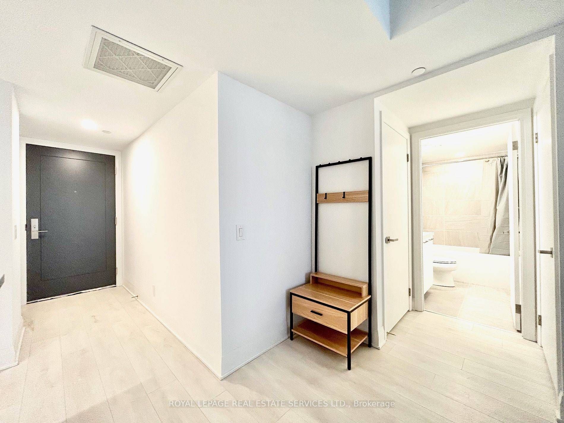 33 Frederick Todd WAY #434, Toronto C11, ON M4G 0C9