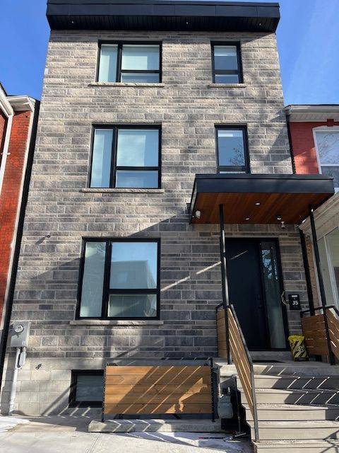 35 Denison AVE #101, Toronto C01, ON M5T 2M6