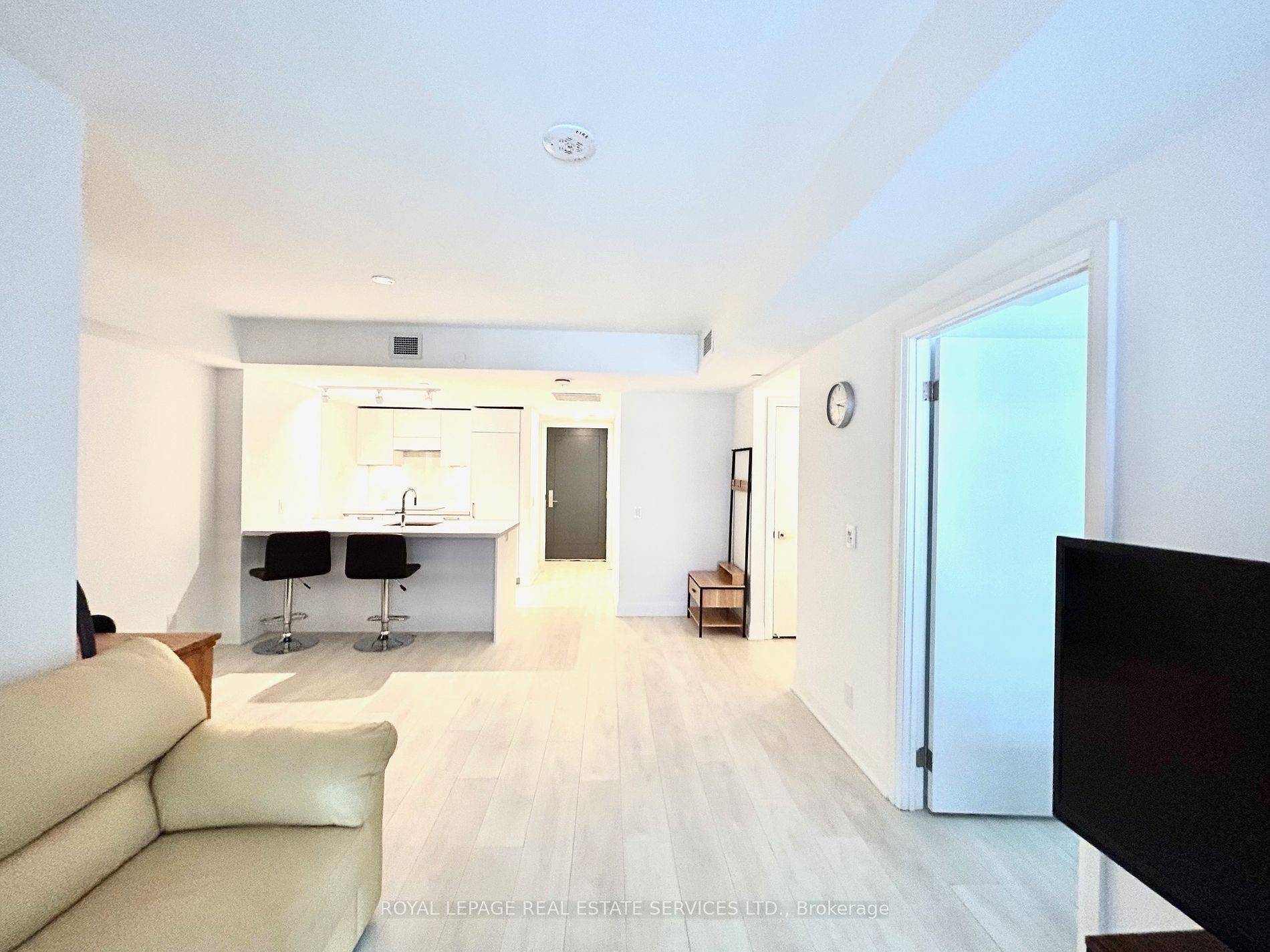 33 Frederick Todd WAY #434, Toronto C11, ON M4G 0C9