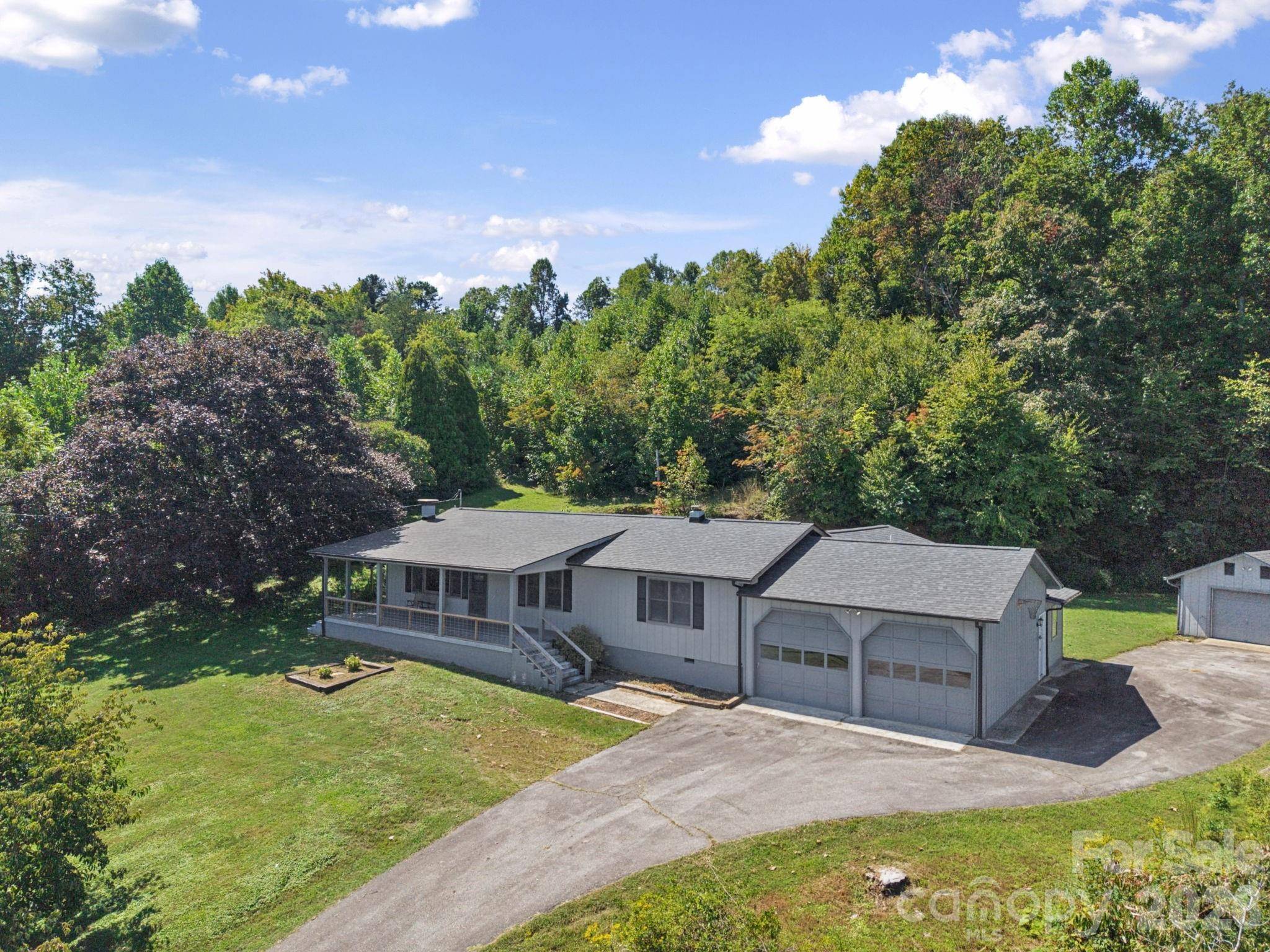 727 E Lyda RD, Hendersonville, NC 28792
