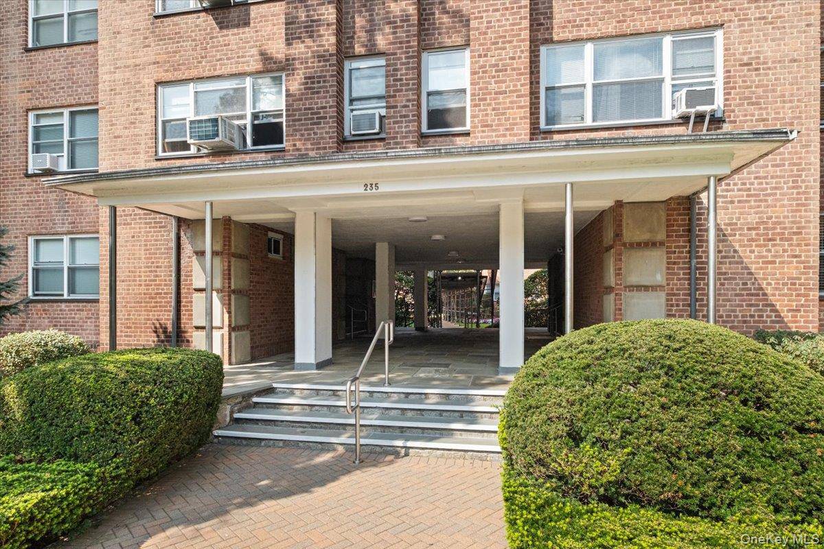 235 Garth RD #C4E, Scarsdale, NY 10583