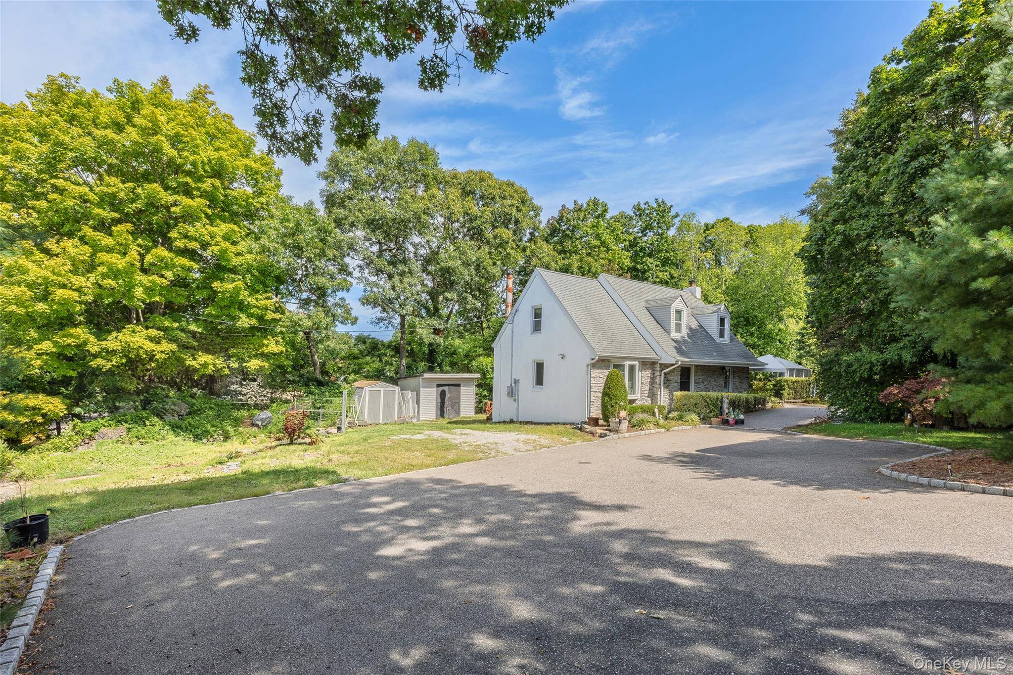 73 Ridgewood AVE, Selden, NY 11784