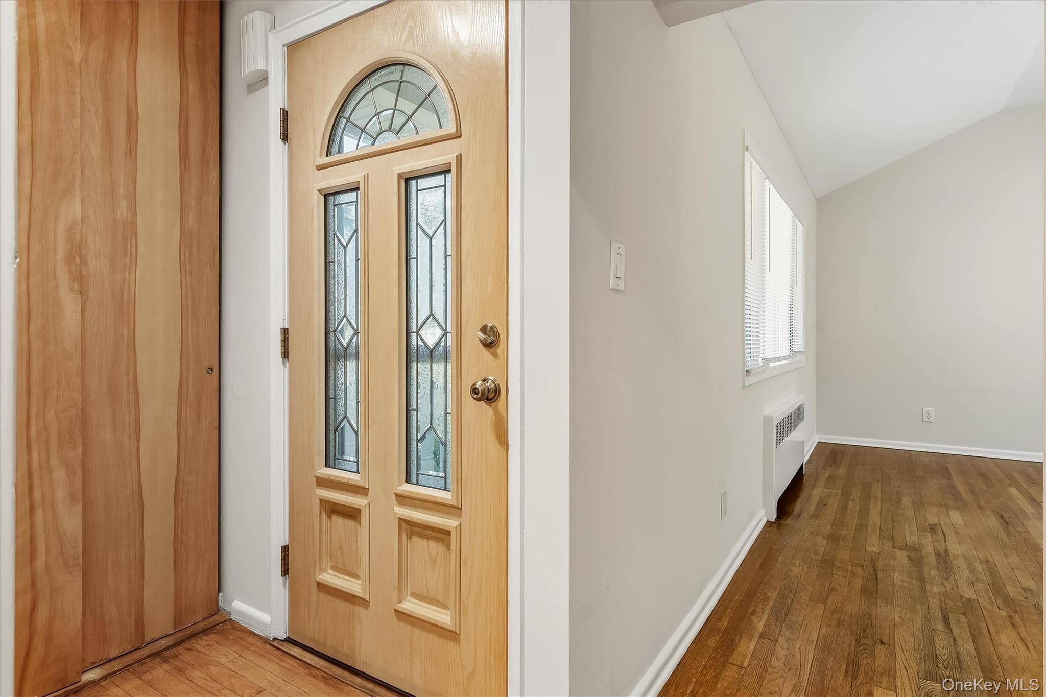 1 Tudor PL, Hartsdale, NY 10530