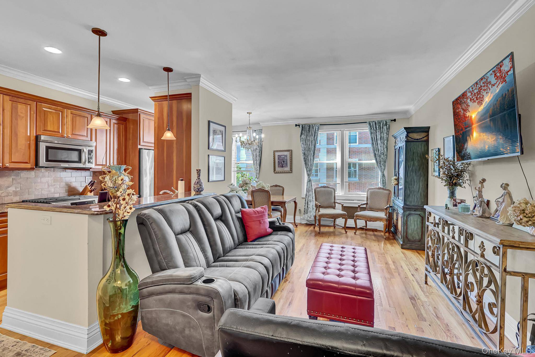 111 7th ST #304, Garden City, NY 11530