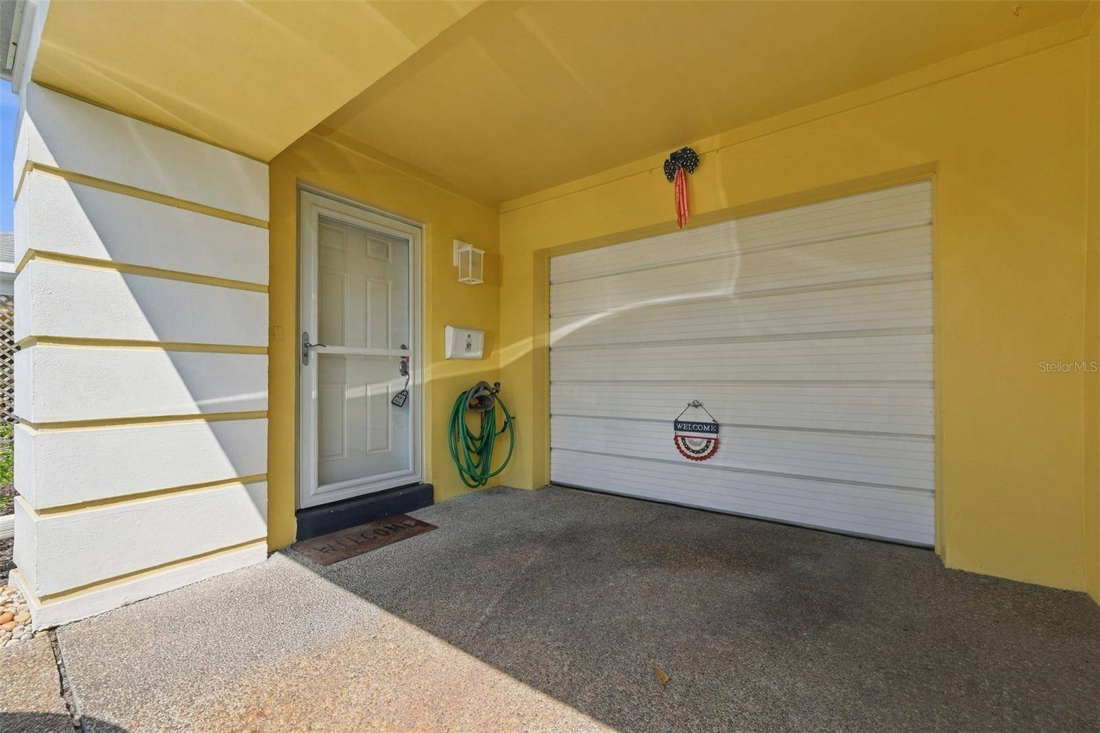 8353 CANDLEWOOD RD, Seminole, FL 33777
