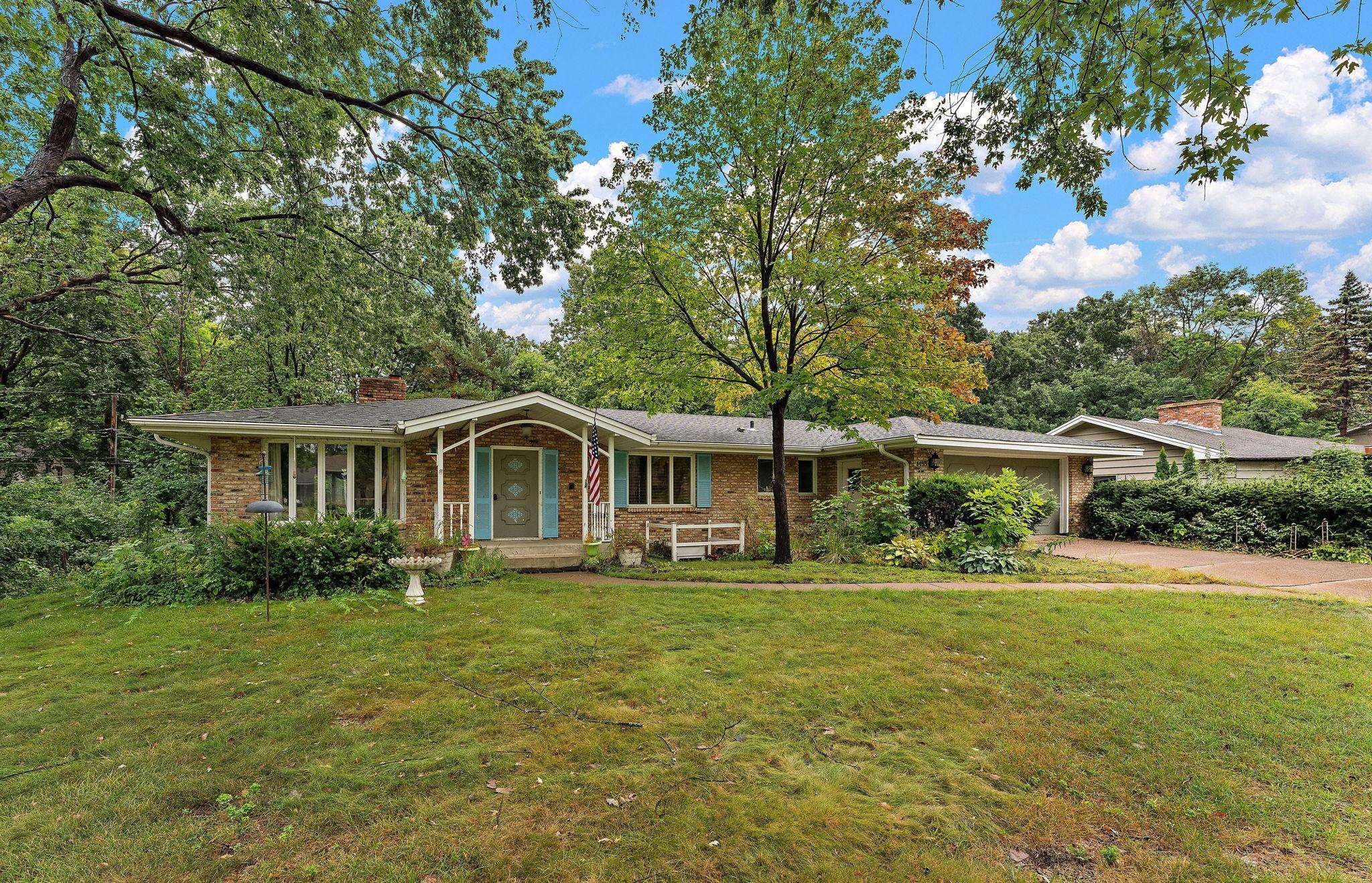 1495 Trollhagen DR, Fridley, MN 55421