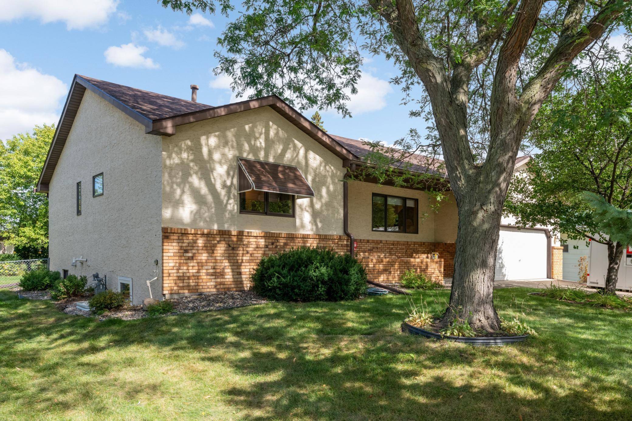 1797 Eldridge AVE W, Roseville, MN 55113