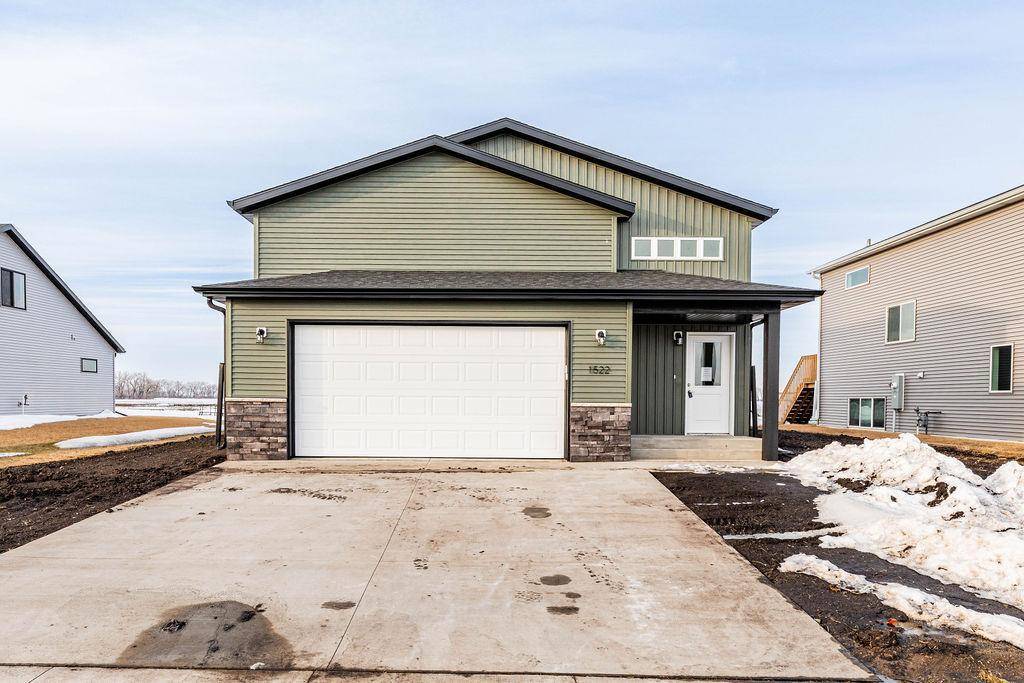 1519 Keystone CIR NE, Dilworth, MN 56529