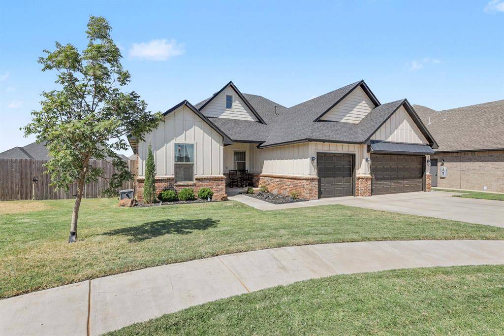 10701 Coeur CT, Yukon, OK 73099