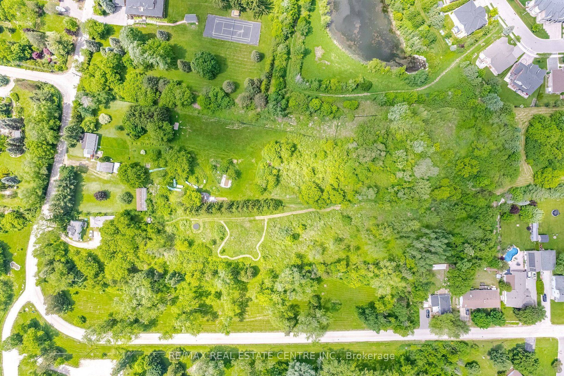 174 Victoria ST, Brampton, ON L6Y 0A6