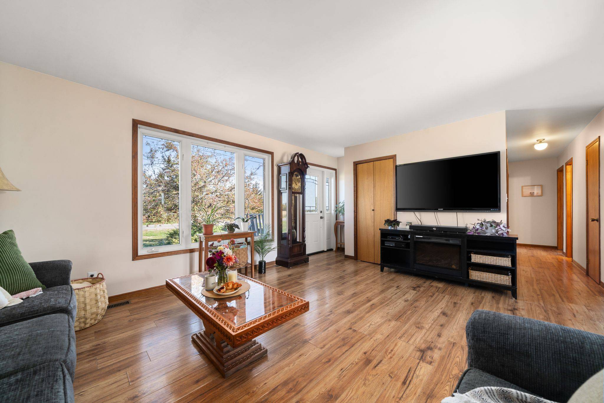 198 Welbanks RD, Prince Edward County, ON K0K 1P0