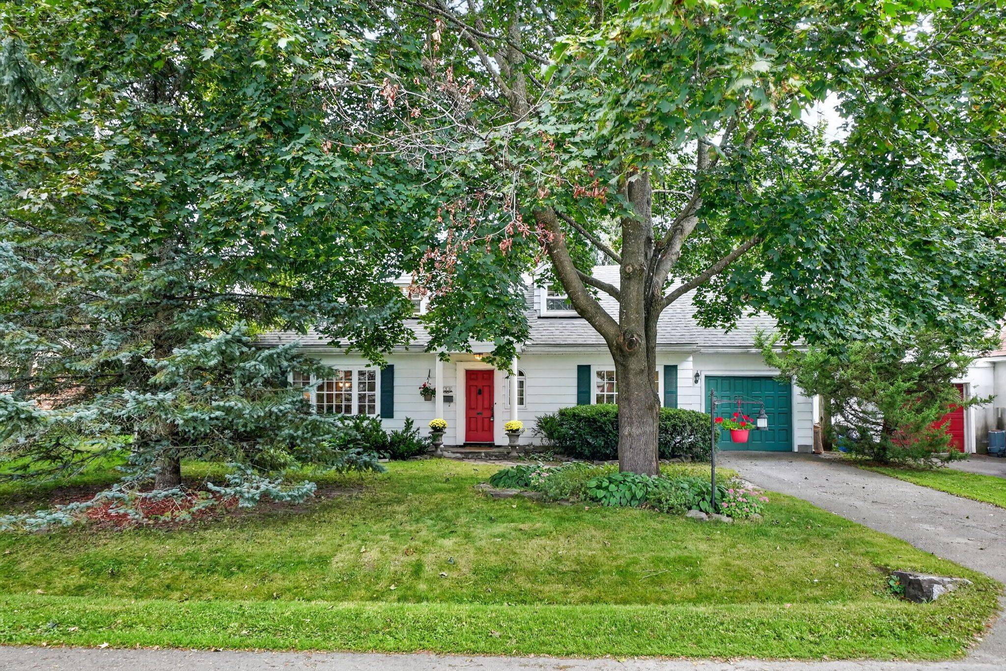250 Faircrest RD, Alta Vista And Area, ON K1H 5E1