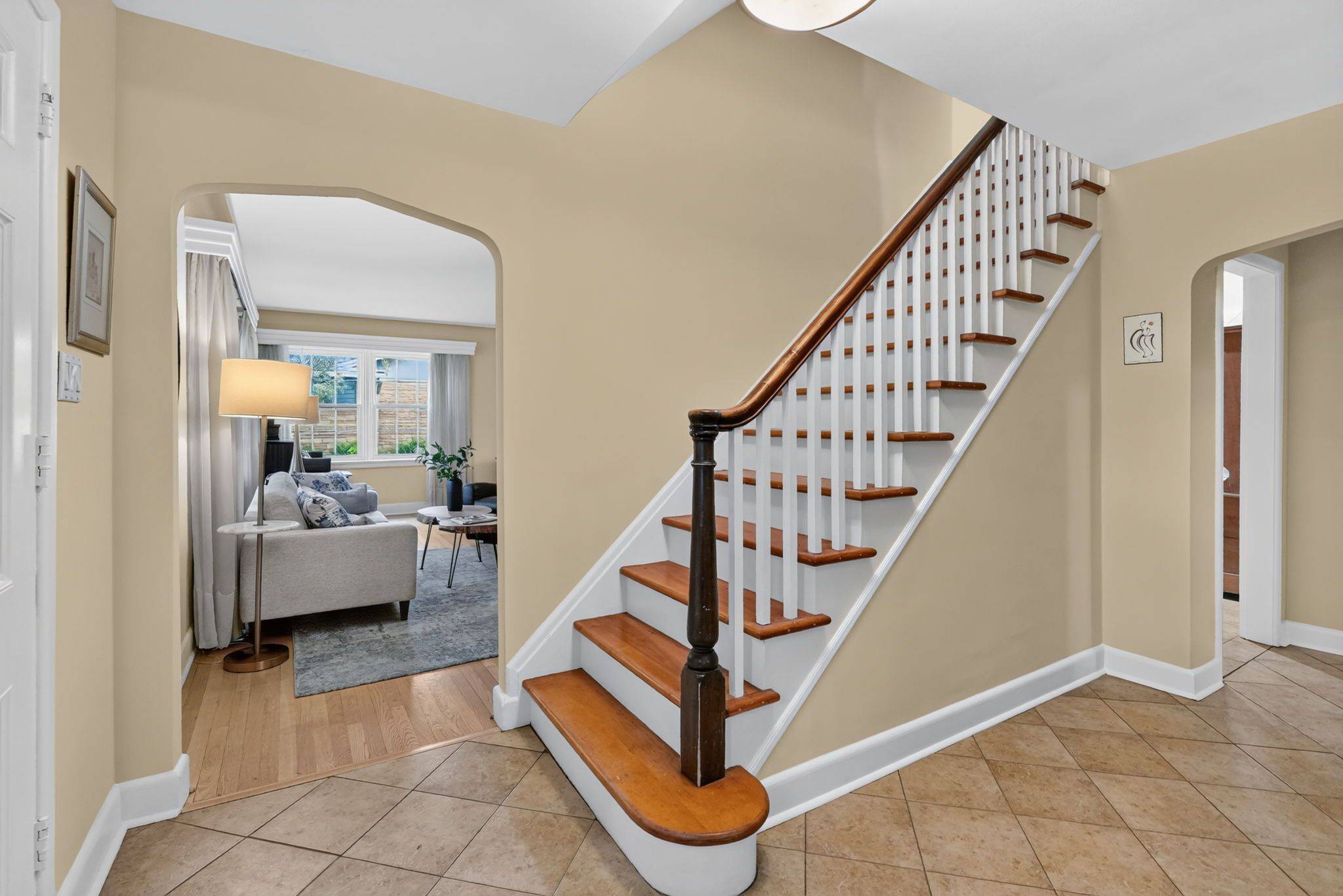 250 Faircrest RD, Alta Vista And Area, ON K1H 5E1