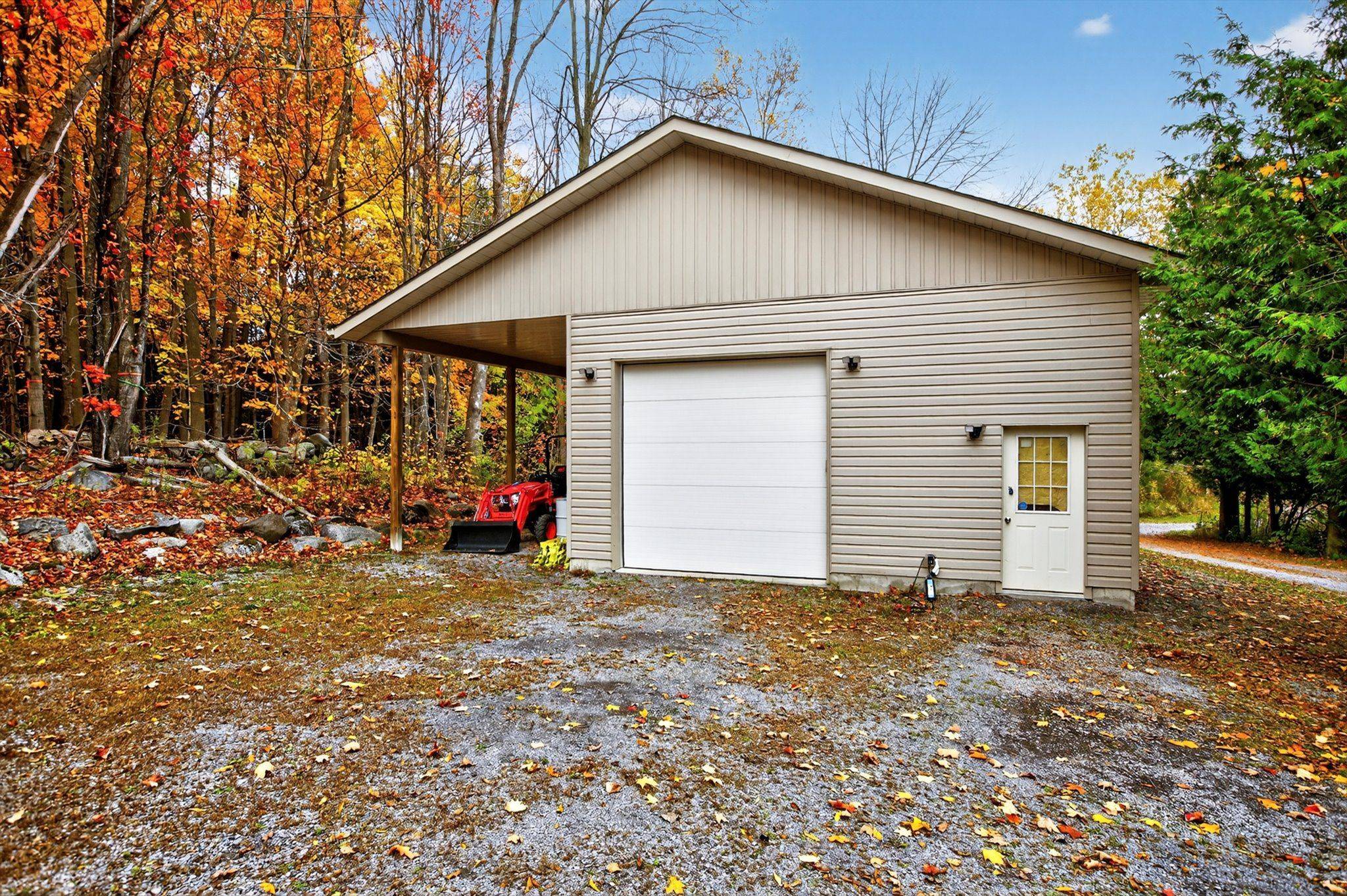 152B Wannamaker RD, Centre Hastings, ON K0K 3E0