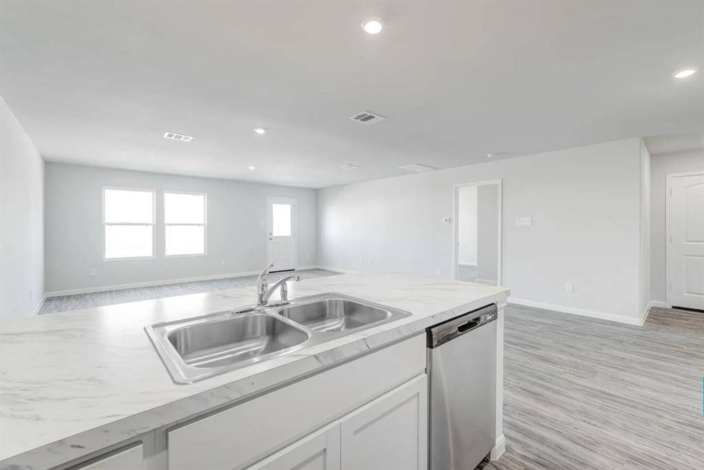 1604 Dwelling Place, Godley, TX 76044