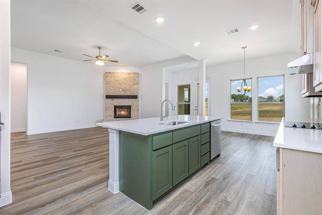 6044 Mango, Sanger, TX 76266