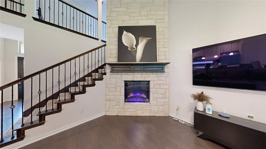 104 Balsam Drive, Red Oak, TX 75154