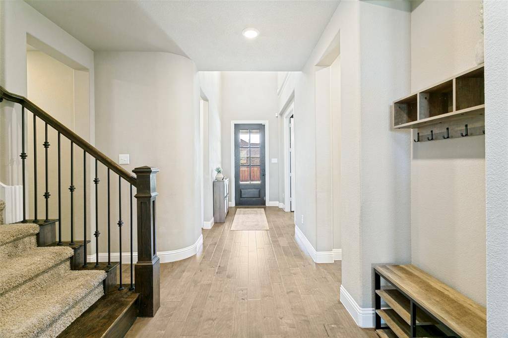 3205 Newsom Ridge Drive, Mansfield, TX 76063