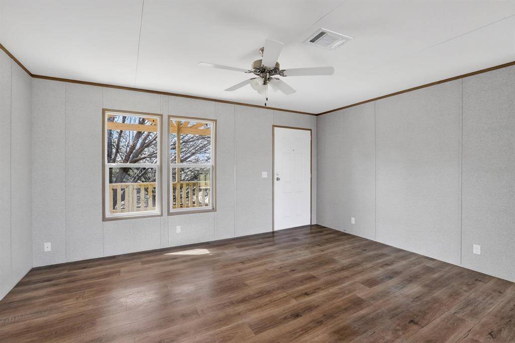 206 Rhett Court, Aurora, TX 76078