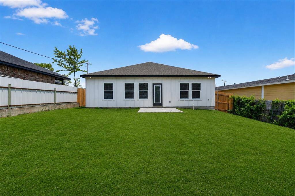 2817 Clinton Avenue, Fort Worth, TX 76106