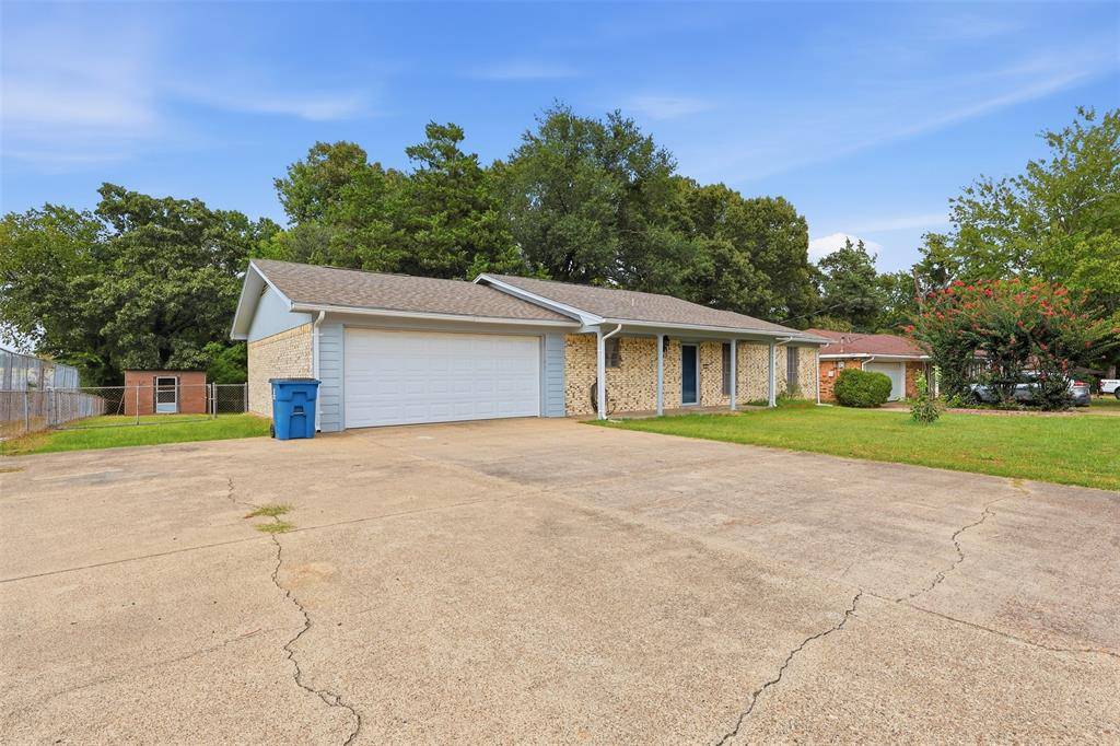 108 Brenda Dr., Mount Pleasant, TX 75455