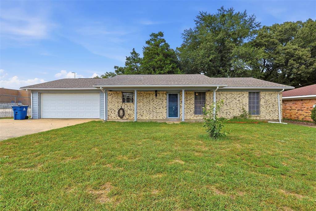 108 Brenda Dr., Mount Pleasant, TX 75455
