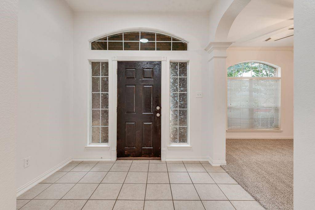 10441 Stoneside Trail, Fort Worth, TX 76244