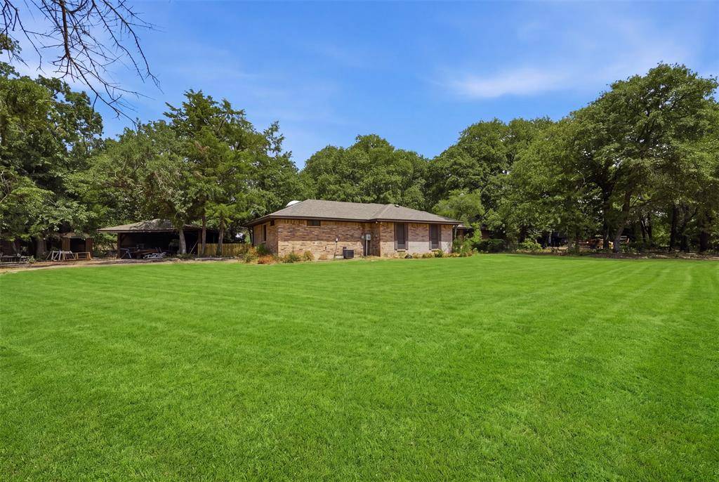 104 Murls Lake Road, Weatherford, TX 76085