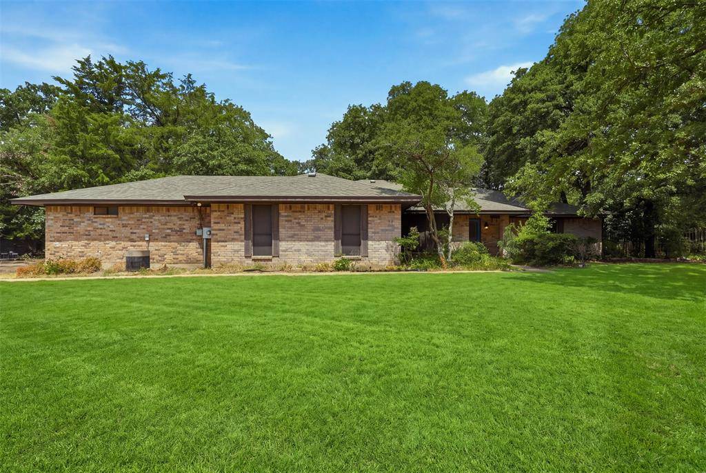 104 Murls Lake Road, Weatherford, TX 76085