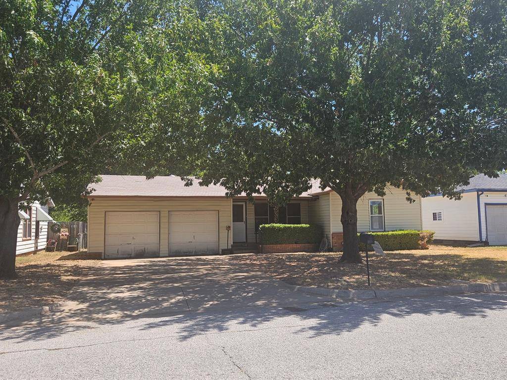 540 Harrison Lane, Hurst, TX 76053