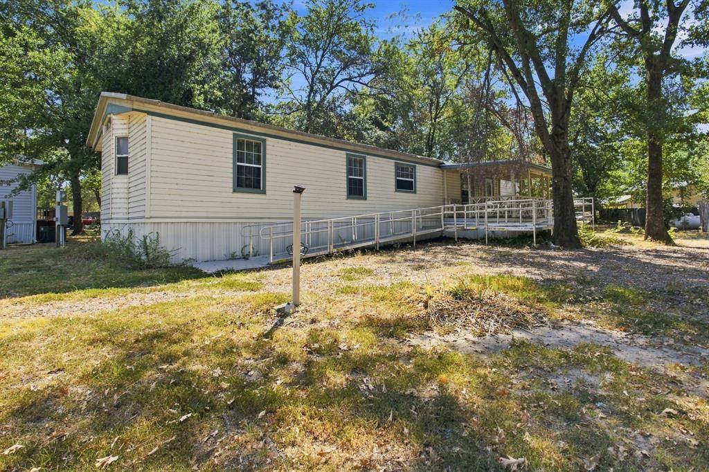 7302 Oak View, Bonham, TX 75418